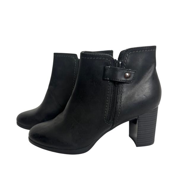 Clarks Bayla Glow Black Leather Comfort Stacked Heel Bootie Women's Size 11 - Picture 10 of 10